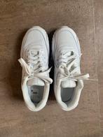 Nike air schoenen  10€, Kleding | Dames, Nike, Wit, Zo goed als nieuw, Ophalen