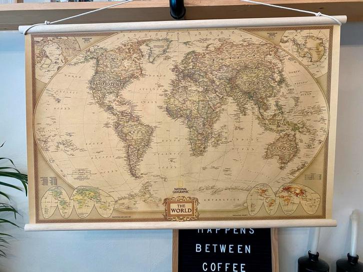 Retro Wereldkaart - Landkaart - Schoolplaat - Vintage Atlas, Huis en Inrichting, Woonaccessoires | Wanddecoraties, Zo goed als nieuw