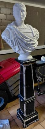 Beeld +zuil beeld 75€ zuil 50€, Antiek en Kunst, Ophalen