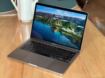 Macbook pro 13" m1 | 16gb ram | 2tb opslag beschikbaar voor biedingen