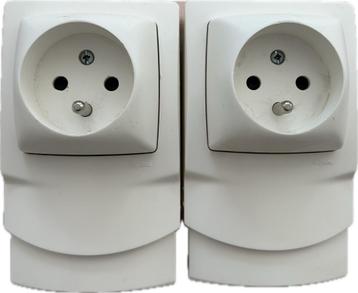 2 LEGRAND-aansluitingen voor kabelgoot beschikbaar voor biedingen