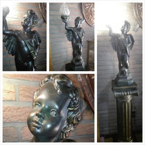 297) vissende naakte engel lamp (cherubijn), Antiek en Kunst, Kunst | Beelden en Houtsnijwerken, Ophalen