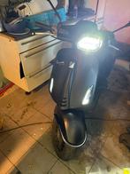 Vespa sprint A klasse, Fietsen en Brommers, Ophalen, Zo goed als nieuw, Vespa
