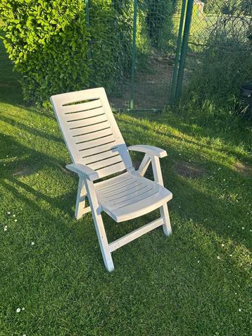 Tuinstoelen beschikbaar voor biedingen