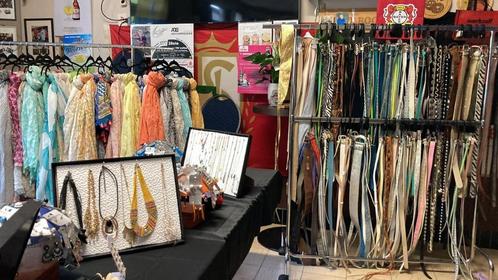 lot de bijoux , ceintures , foulards, Handtassen en Accessoires, Oorbellen, Nieuw, Hangers, Overige materialen, Overige kleuren