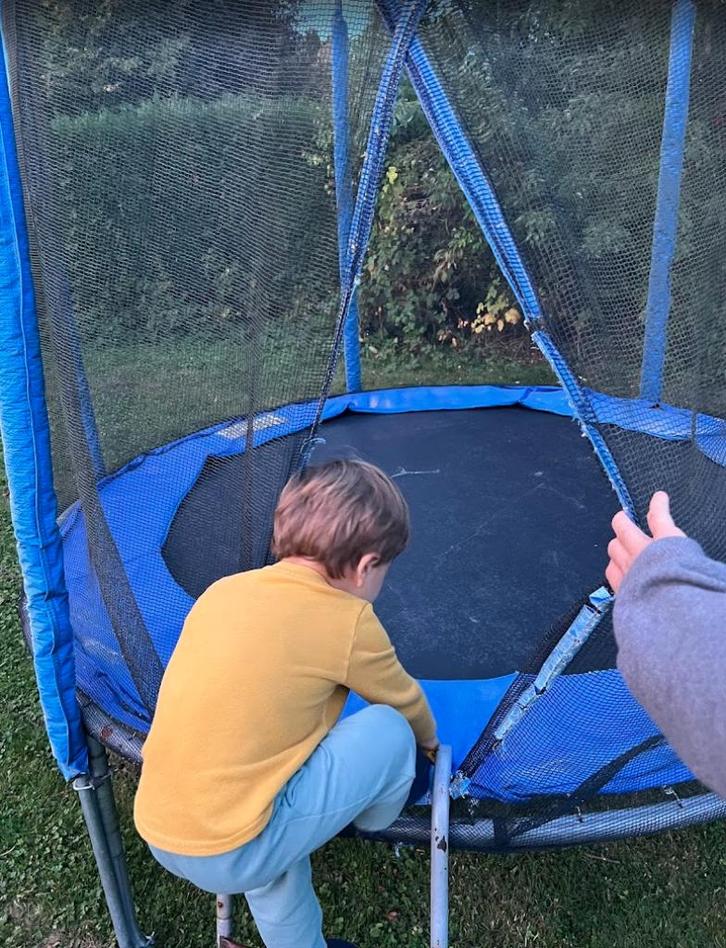 GRATIS Grote Trampoline – Kom ze halen, Kinderen en Baby's, Speelgoed | Buiten | Trampolines, Gebruikt, Ophalen