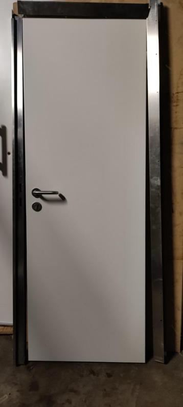 deuren horeca ( inox kaderement) beschikbaar voor biedingen