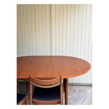 Vintage, 1960s uitschuifbare eettafel in teak beschikbaar voor biedingen
