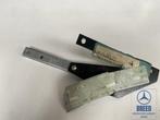 NOS houder greep hoogteverstelling rechts Mercedes W116 W123, Auto-onderdelen, -, Nieuw, Ophalen of Verzenden, -
