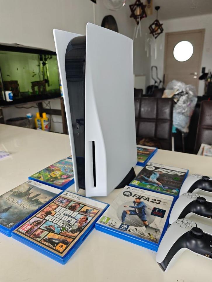 Zo goed als SPLINTERNIEUWE PS5 + 3controllers + 7 spellen, Games en Spelcomputers, Games | Sony PlayStation 5, Zo goed als nieuw