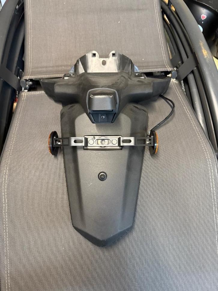 Yamaha Tricity 300 spatbord nrplaatshouder met verlichting, Motoren, Onderdelen | Yamaha, Nieuw, Ophalen of Verzenden