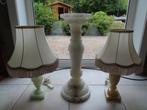Lot 2 lampes sur pied et colonne, le tout en albâtre, Ophalen, Gebruikt