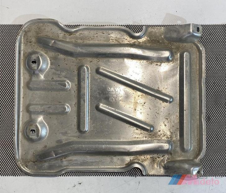 VW GOLF VIII MOTORBESCHERMPLAAT 5Q0825230K, Autos : Pièces & Accessoires, Carrosserie & Tôlerie, Volkswagen, Utilisé, Enlèvement ou Envoi