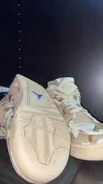 Jordan 4 militaire taille 43, Neuf