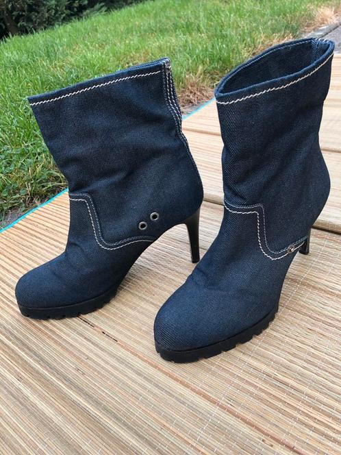 Boots en jeans pointure 36, Vêtements | Femmes, Chaussures, Comme neuf, Boots et Botinnes, Bleu