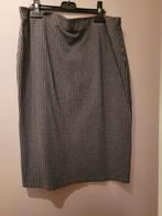 Jupe femme taille 48, tissu extensible, état neuf, Vêtements | Femmes, Enlèvement ou Envoi, Comme neuf, Taille 46/48 (XL) ou plus grande