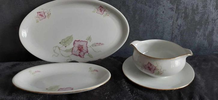 Porseleine sauser en 2 schaaltjes, Huis en Inrichting, Keuken | Servies, Zo goed als nieuw, Schaal of Schalen, Porselein, Ophalen of Verzenden