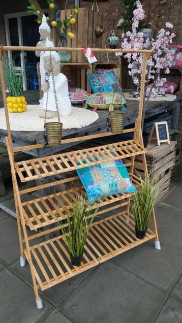 Plantenrek leuk voor balkon of terras! Nieuw in doos. beschikbaar voor biedingen