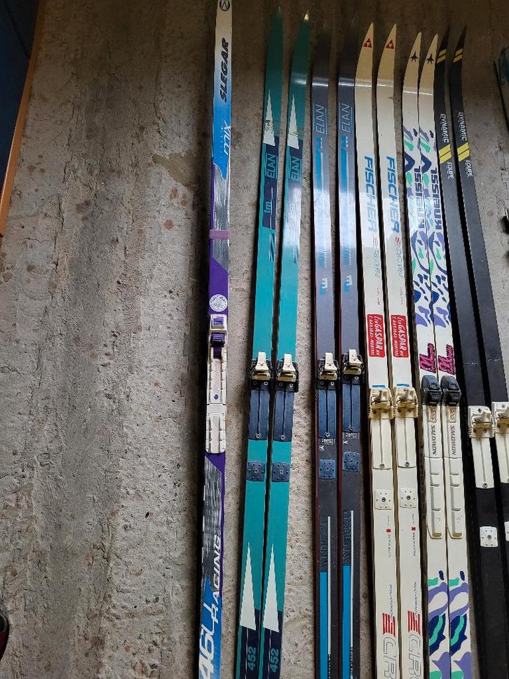 Grand lot de patins de fond, de bâtons et de bottes, Hobby & Loisirs créatifs, Hobby & Loisirs Autre, Comme neuf, Enlèvement