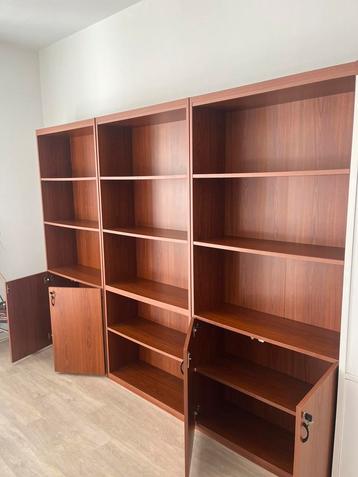 Lot de 3 bibliotheques beschikbaar voor biedingen