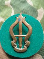Bronzen insignemodel verticaal oogje model 2nd Commando Batt, Ophalen of Verzenden