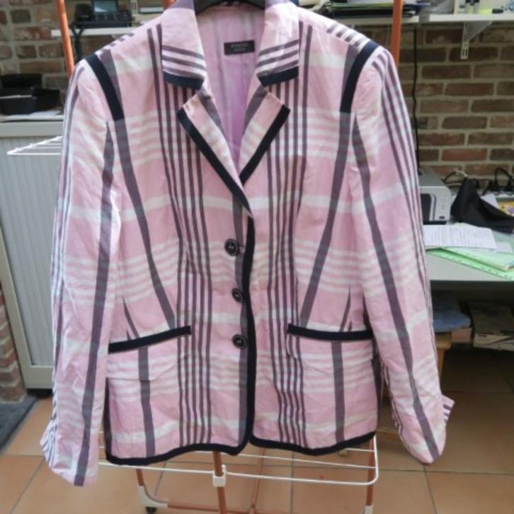 Jasje roze strepen zwart Weekend Basler mt 46, Kleding | Dames, Gelegenheidskleding, Zo goed als nieuw, Overige typen, Maat 46/48 (XL) of groter