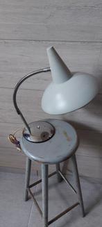 Vintage grijs bureaulamp, Huis en Inrichting, Lampen | Vloerlampen, Minder dan 100 cm, Ophalen of Verzenden, Retro, Metaal
