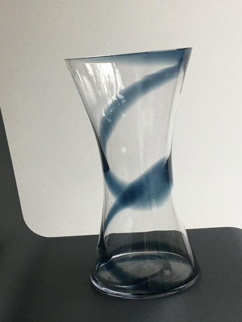 Glazen vaas Anne Nilsson, Huis en Inrichting, Woonaccessoires | Vazen, Zo goed als nieuw, Overige kleuren, Minder dan 50 cm, Glas