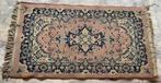 Tweedehands tapijt 60,5cm x 107cm, Ophalen, Gebruikt, 50 tot 100 cm, 100 tot 150 cm