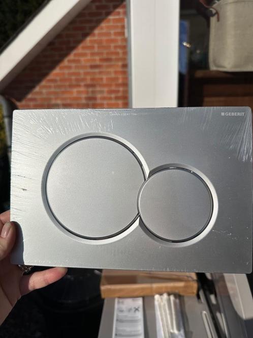 Plaque de déclenchement toilettes Geberit chrome mat neuf!, Doe-het-zelf en Bouw, Sanitair, Nieuw, Toilet, Chroom, Ophalen