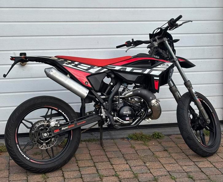 Beta rr 50 superbiker 2022, Fietsen en Brommers, Brommers | Crossbrommers, Zo goed als nieuw, Overige merken, Ophalen of Verzenden