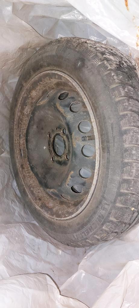 4 PNEUS HIVER sur jantes 155/65 R14 Michelin, Auto-onderdelen, Banden en Velgen, Band(en), Winterbanden, 14 inch, 165 mm, Personenwagen