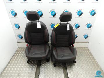 Peugeot 2008 INTERIEUR voorstoelen met achterbank half leder beschikbaar voor biedingen