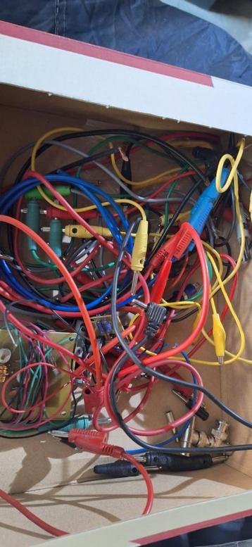 breadboard, oscilloscoop draden en meer beschikbaar voor biedingen