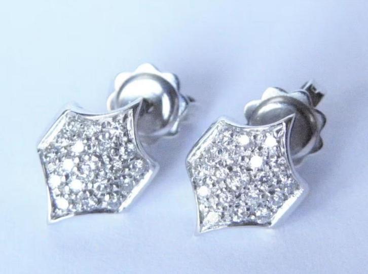 18KT gouden oordtekers met diamanten (zgan) 💎, Handtassen en Accessoires, Oorbellen, Zo goed als nieuw, Knopjes of Stekers, Goud