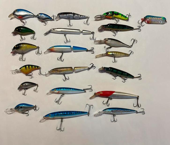 Paquet de leurres - 20 pièces avec boîte de rangement, Sports nautiques & Bateaux, Pêche à la ligne | Poissons prédateurs, Comme neuf