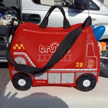 TRUNKY kinder reis valiesje om op te zitten.  beschikbaar voor biedingen