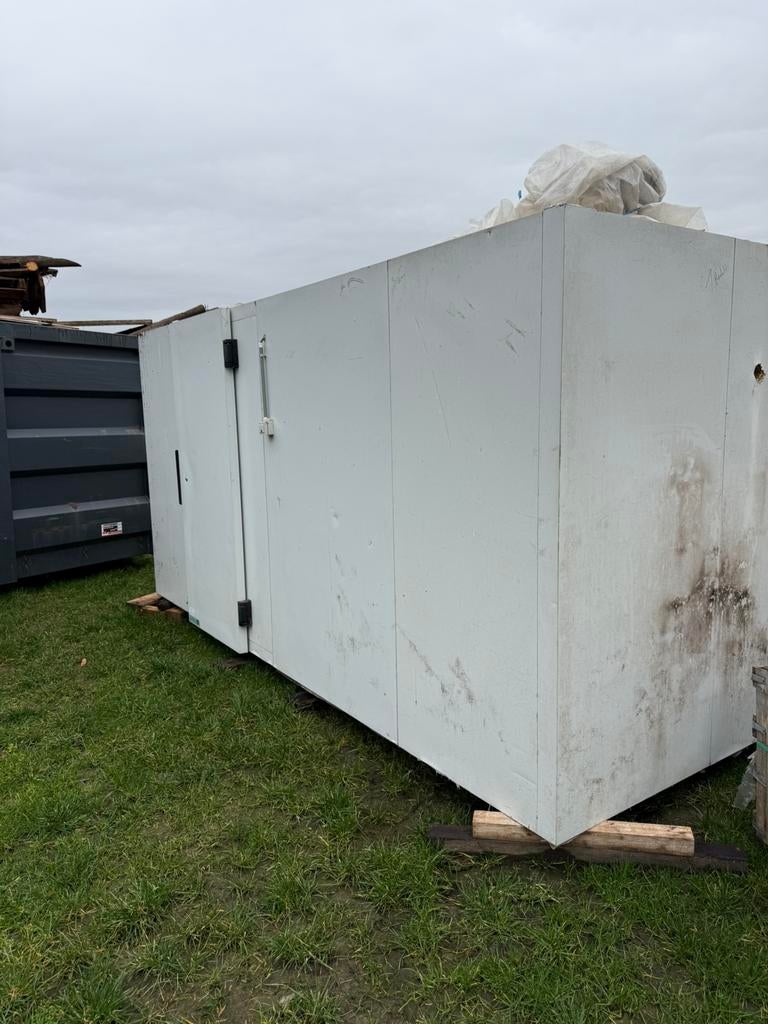 Koelcel te koop, Ophalen