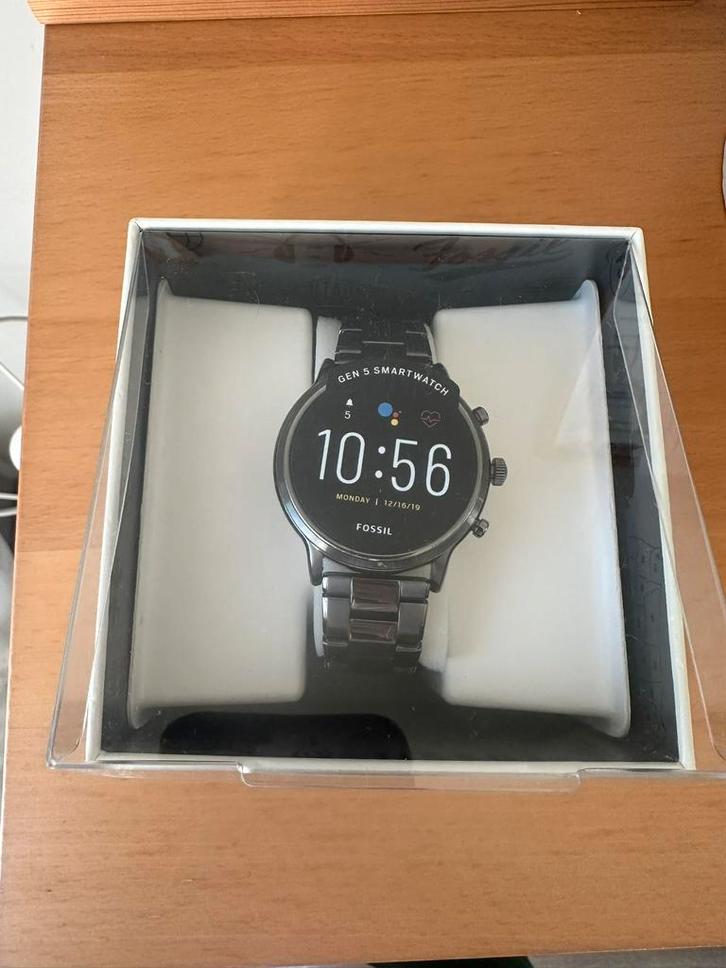 Fossil Carlyle 5 in TOP staat, Handtassen en Accessoires, Smartwatches, Zo goed als nieuw, Android, Grijs, Afstand, Calorieverbanding