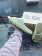 Yeezy Slide Resin - EU44,5/US10, Kleding | Heren, Schoenen, Ophalen of Verzenden