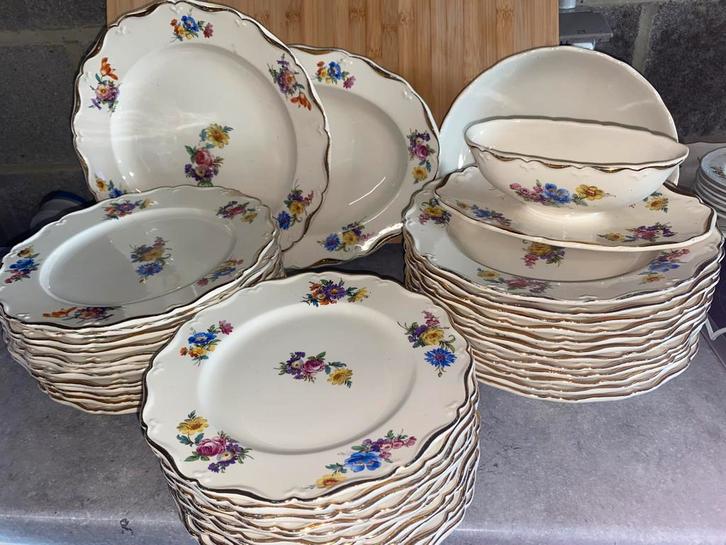 Boch Fleur de Sax schotelset, Antiek en Kunst, Antiek | Servies compleet, Ophalen