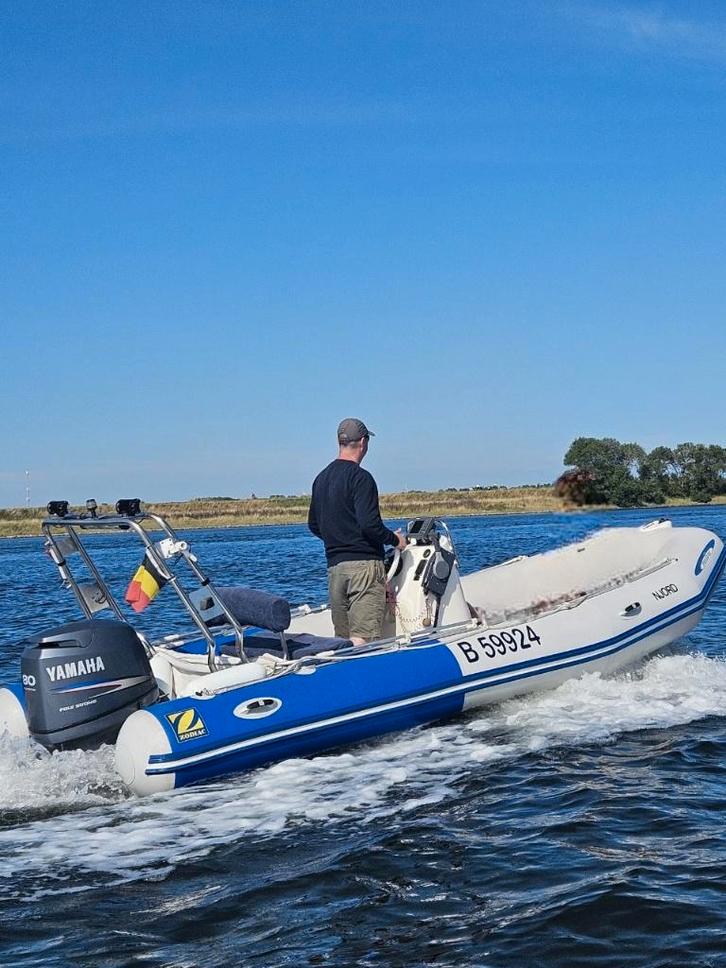 Zodiac Medline Sundream 500 + trailer, Sports nautiques & Bateaux, Canots pneumatiques, Utilisé, Zodiac, Autres matériaux, 70 à 120 ch