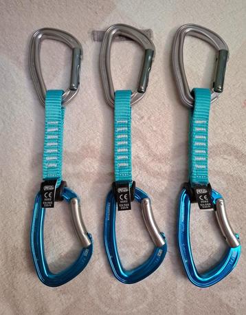 Escalade 3 dégaines Petzl  beschikbaar voor biedingen