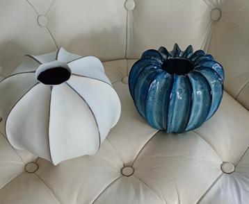 Vaasjes - 5 euro stuk beschikbaar voor biedingen