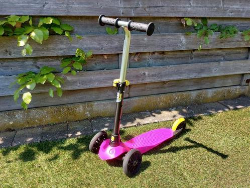 Driewielstep Oxelo B100, Kinderen en Baby's, Speelgoed | Buiten | Voertuigen en Loopfietsen, Zo goed als nieuw, Ophalen