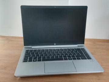 Hp laptop i5 met oplader beschikbaar voor biedingen