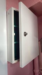 Medicijn kastje, Huis en Inrichting, Badkamer | Badkamermeubels, Ophalen of Verzenden, Zo goed als nieuw