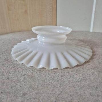 lampenkap in melkglas beschikbaar voor biedingen