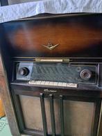 Lot oude radio's, singer naaimachine, platenspeler, wekkers, Ophalen