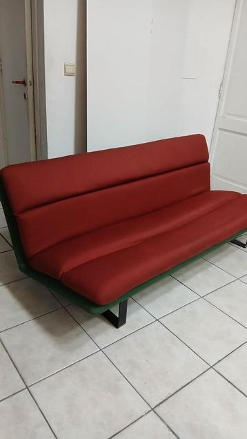 Artifort C683 3-zitsdesignbank beschikbaar voor biedingen